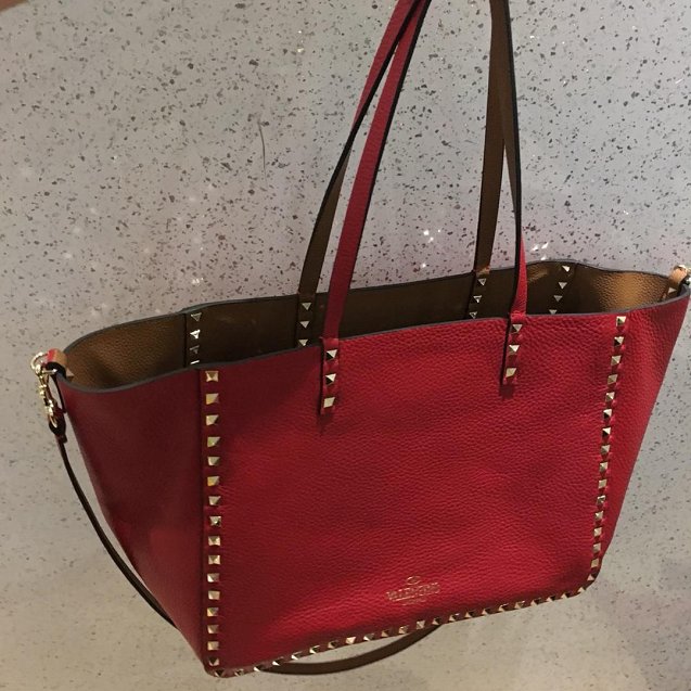 Valentino Garavani Rockstud calfskin shopper bag 0579 red