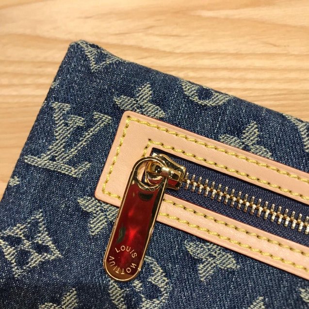 2019 Louis vuitton original denim clutch purse M44472 blue