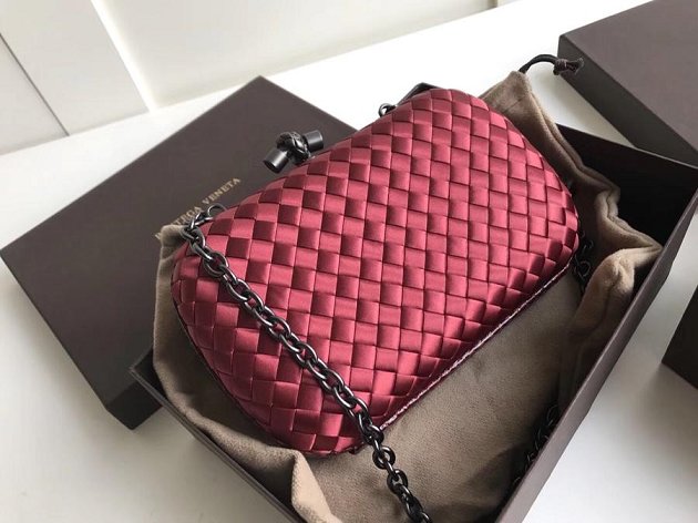 BV original silk chain knot clutch 498478 bordeaux