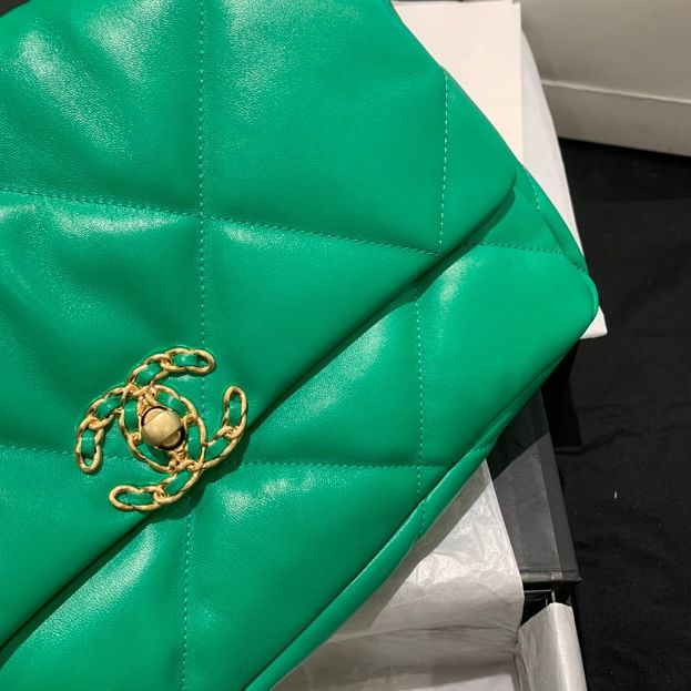 2020 CC original lambskin 19 flap bag AS1160 green