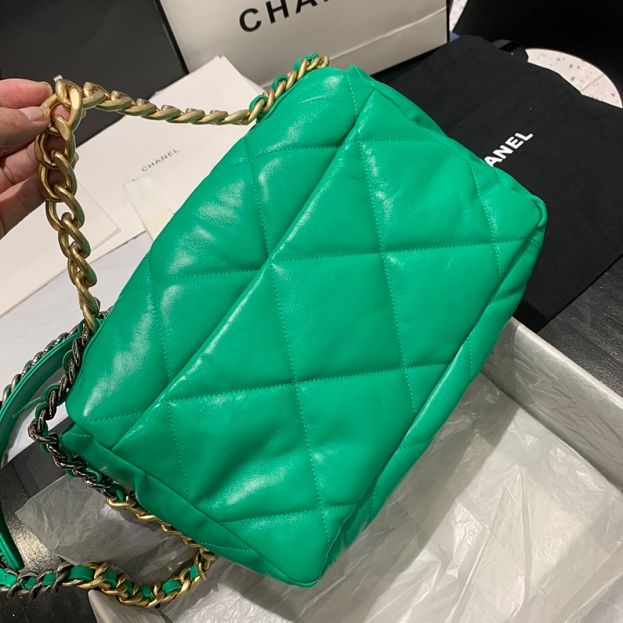 2020 CC original lambskin 19 flap bag AS1160 green