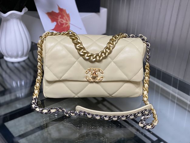 2021 CC original lambskin medium 19 flap bag AS1161 cream