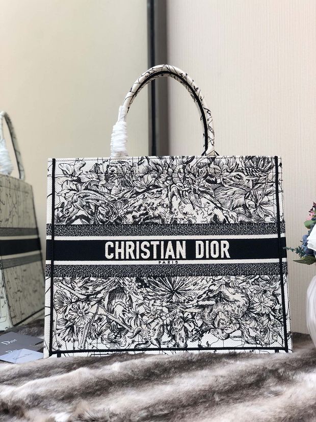 Dior original canvas book tote bag M1286 white&black