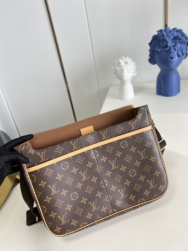 Louis vuitton original monogram canvas large messenger bag M40108