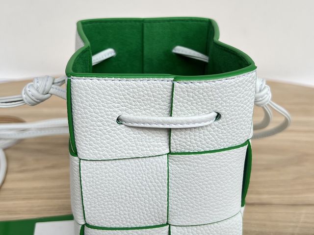 BV original grained calfskin cassette small bucket bag 680217 white