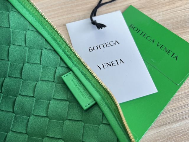 BV original lambskin pouch on strap 701025 parakeet