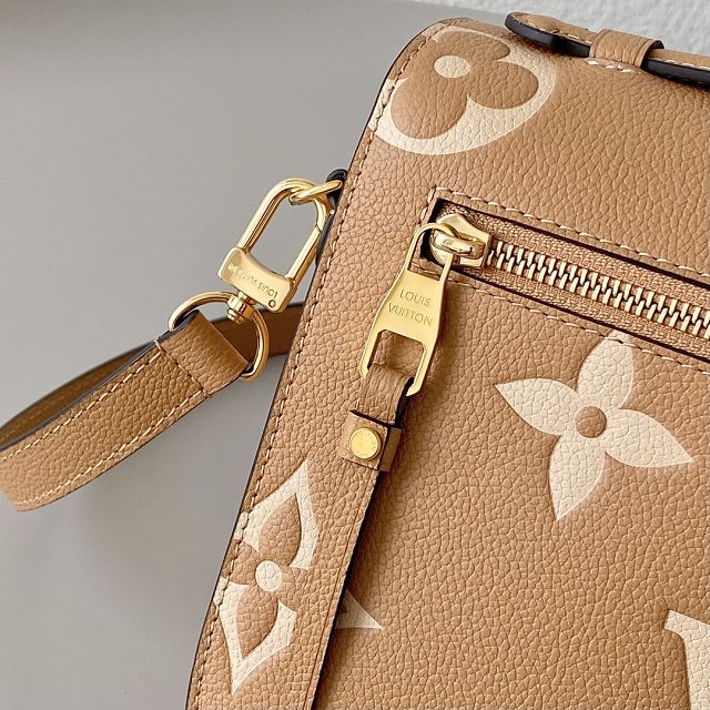 Louis vuitton original calfskin pochette metis M45773 arizona beige