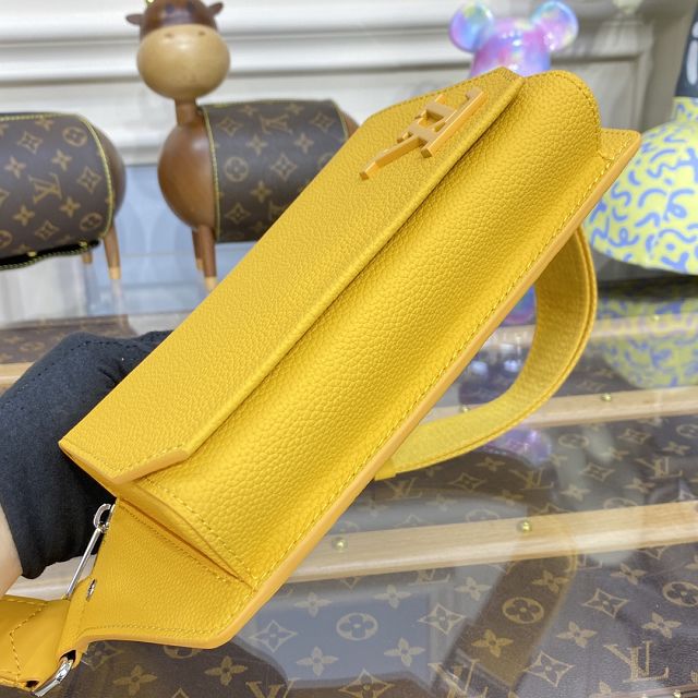 Louis vuitton original calfskin aerogram slingbag M59625 yellow