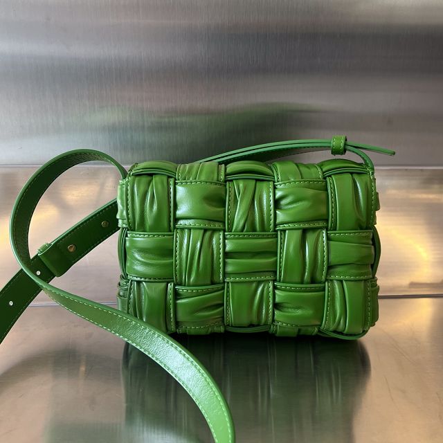 BV original calfskin small cassette cross-body bag 736253 green