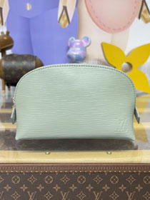 Louis vuitton original epi leather pochette cosmetique M15200 light green
