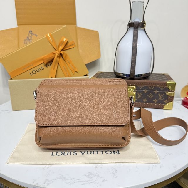 Louis vuitton original calfskin boarding messenger bag M25981 brown
