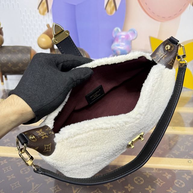 Louis vuitton original shearling pochette mia M26245 white