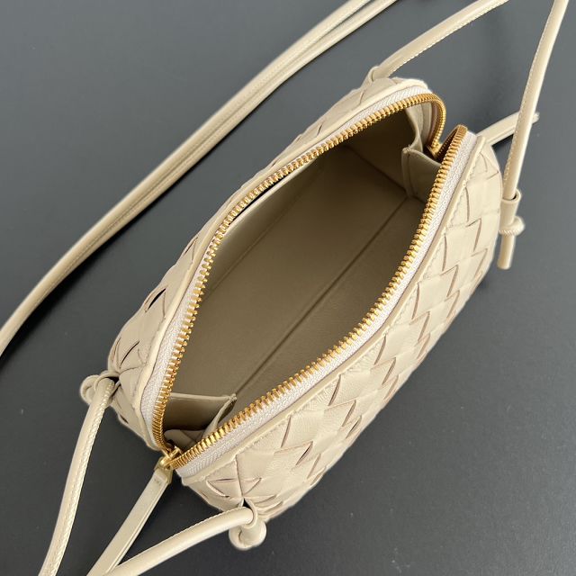 BV original lambskin concert pouch 794258 ecru