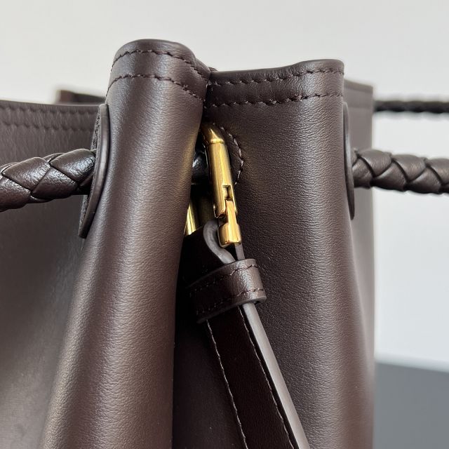 BV original calfskin andiamo bucket 844169 fondant