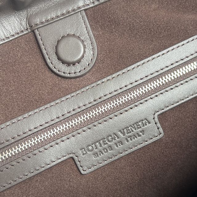 BV original lambskin biblioteca bucket 836020 fondant