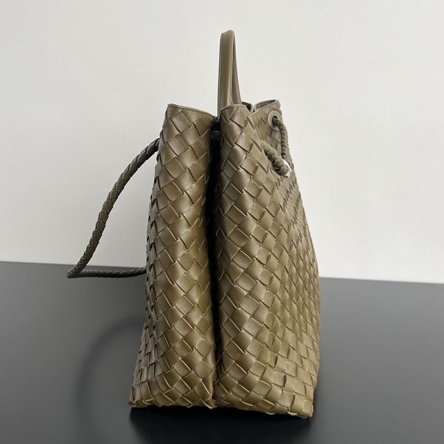 BV original lambskin large andiamo 743575 mud